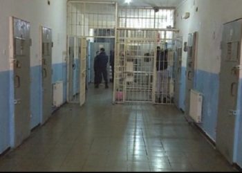 Plas sherri në burgun e Peqinit, 3 të burgosur rrahin policët (Emrat)