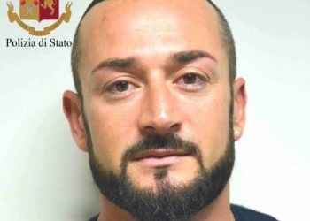 Fshihte në makinë drogë me vlerë 20 mijë euro, arrestohet shqiptari në Itali (EMRI)