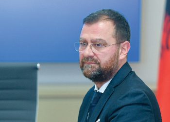 Skandali/ Ergys Verdho i KESH nuk harron vesin, 1.8 miliardë tender për parashikimin e kohës