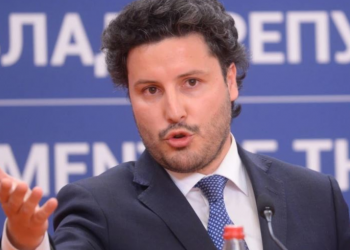 Humbi mbështetjen pas marrëveshjes me Kishën Serbe, zbulohet nëse Abazoviç do japë dorëheqjen