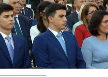 “Zuri” vendin e Metës në Presidencë, ja familja e Begajt, gruaja dhe 2 djemtë