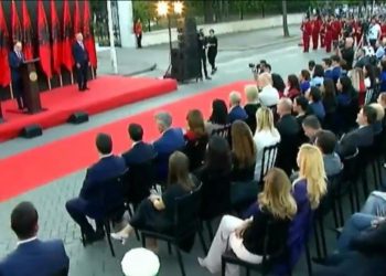 Rama “nuk mban larg kthetrat” nga familja e presidentit të ri, ul Lindën në vend të Zonjës së Parë