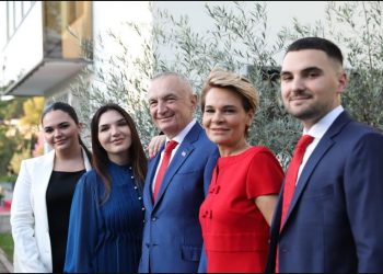 “Nga sot…”/ U largua nga Presidenca, Meta shfaqet me Kryemadhin, ja mesazhi i tij