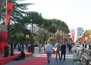 Mbi 500 të ftuar/ Meta pritet t’i dorëzojë detyrën Begajt, Garda kontrolle të rrepta para Presidencës