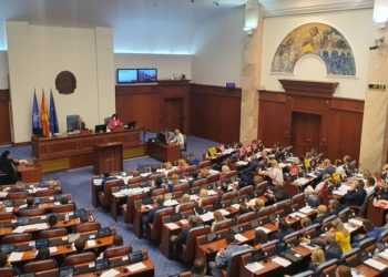 Propozimi francez shkakton sërish përplasje në Kuvendin e Maqedonisë së Veriut