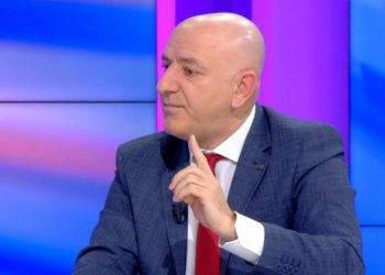 “Nuk duhet shkuar pas tij”, Roland Bejko kundër protestës së Berishës: Në politikë ka një boll