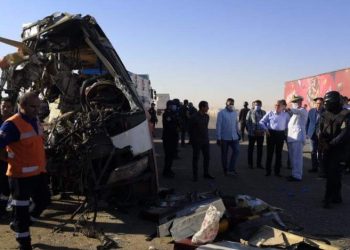 Tragjike/ Përplaset autobusi në rrugë, 25 të vdekur