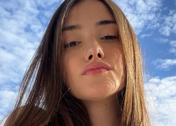 Kënga e saj transmetohet në BBC, 20-vjeçarja shqiptare: Dua te eci në hapat e…