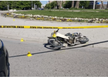 Motori del nga rruga në Sarandë, plagosen dy persona