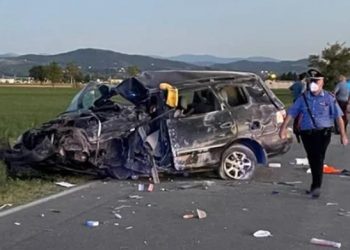 Vdes në aksident shqiptari në Itali, u hodh nga makina për të shpëtuar por përplasja ishte fatale