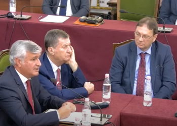 “Kemi ardhur kot”, ironia e Maks Haxhisë për hartën e re gjyqësore: Nëse një grua rrihet…