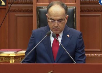 Bajram Begaj mban fjalimin e parë si president: Do të doja të mos kishte konflikt para bashkëpunimit