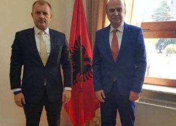 Largohet Edmond Panariti/ Kush do të jetë shefi i kabinetit të presidentit Bajram Begaj