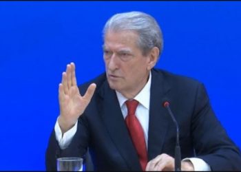 Përçarje në PD, demokrati kërkon largimin e Berishës: Ja si e favorizon Ramën!