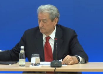 “300 mln euro vjedhje me energjinë”, Berisha denoncon: Qeveria ka bërë 60 tenderë të fshehtë