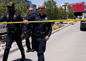 “Po më tradhton burri”/ 37 -vjeçarja qëllon me armë dhe terrorizon turistët në aeroport (Video)