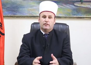 Mesazhi i fortë i kreut të KMSH-së për Kurban Bajram: Mos e braktisni Shqipërinë