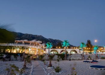 Kamarieri arratiset nga lokali në Dhërmi me xhiron ditore, policia e ndjek deri në Vlorë