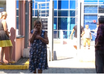 “Miliardere” nga afera e inceneratorëve, e moshuara që mbledh kanaçe shkon vetë në SPAK