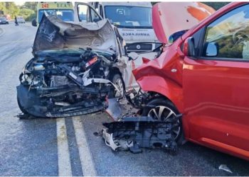 Aksident i rëndë, humb jetën një person dhe plagosen 7 të tjerë (Foto)