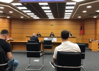 “79 mijë euro i fitova në baste”, KPP shkarkon prokurorin e Vlorës: Probleme me pasurinë