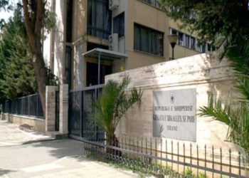 U kapën me snajper në makinë, Gjykata e Tiranës jep vendimin për Remal Radën dhe Elton Hithin