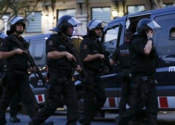 Tentuan të kalonin në Angli, arrestohen 8 shqiptarë ilegal në Spanjë