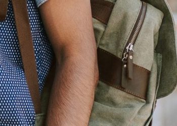 Policia greke i gjen 5 kg drogë në çantën e shpinës, dështon plani i 30-vjeçarit shqiptar