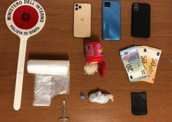 Fshehën kokainë në kavanoz orizi dhe në këpucë, arrestohen dy shqiptarë në Itali