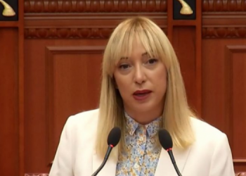 Kuvendi/ Krifca i kthehet Braçes: Fjalimin tënd nuk di ku ta kapësh