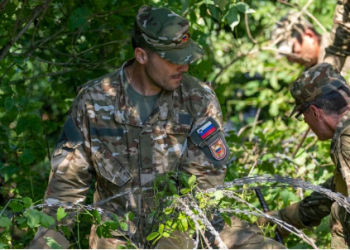 Kalimi i emigrantëve, ushtria sllovene heq telin me gjemba përgjatë kufirit me Kroacinë