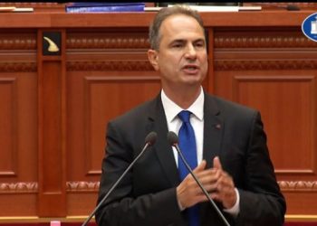 Skandali me evazioni fiksal/ Boçi-Ramës: Të vdekurit të duhen për larje parash, të gjallët për…