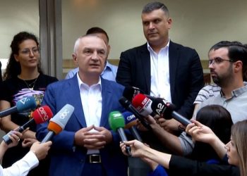 Gara për liderin e opozitës, Meta tregon a do të bashkëpunojë me Berishën