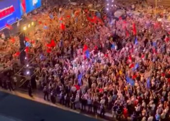 Berisha publikon pamjet: Këtë e filmoi Çuçi nga tarraca e Kryeministrisë