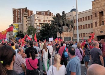 Maqedonasit në ditën e tetë të protestës, kundërshtojnë propozimin francez