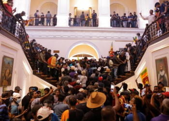 Protestuesit “pushtuan” godinat qeveritare, konfirmohet dorëheqja e presidentit në Sri Lanka