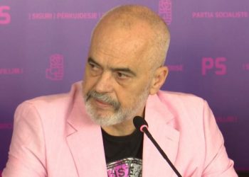 Rama sulmon hapur Dritan Lelin: Drejtuesi i Vlorës fle gjumë