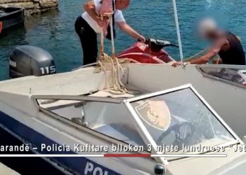 Ngisnin si të “çmendur” motorët e ujit në plazhin me pushues, gjobiten dy persona në Sarandë