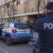 U ndoqën si nëpër “filma”, shqiptarët plagosin 4 policët në Itali