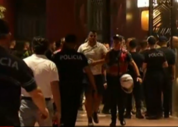 Përleshja e tifozëve në “Air Albania”, policia shoqëron 46 persona