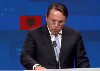 Hapja e negociatave, Varhelyi mesazh shqiptarëve: Rrugëtimi juaj sapo ka nisur