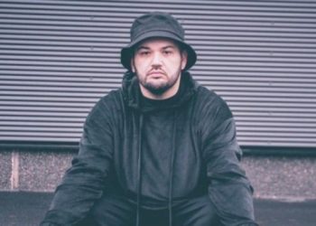 “Më mirë vonë se kurrë”/ Reperi shqiptar regjistrohet në universitet në moshën 37 vjeçare