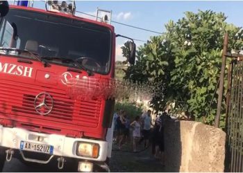 Zjarr pranë ish-fabrikës së miellit në Elbasan