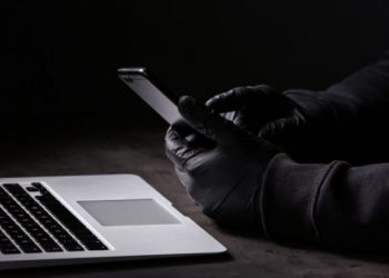 Dyshoni se telefoni juaj po përgjohet? Ja si ta dalloni