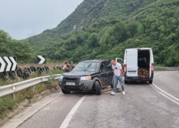 Aksident në aksin rrugor Berat-Dimal, plagosen dy persona