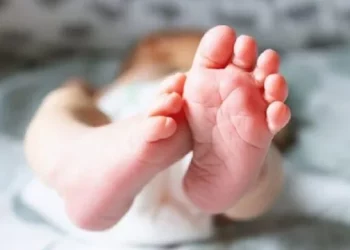 E rëndë/ Gjendet e vdekur në rrugë një foshnje 4-muajshe