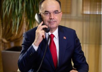 Situata në veri, Presidenti Begaj telefonon Vjosa Osmanin: Shtyrja e zbatimit të reciprocitetit shmangu një provokim të rëndë