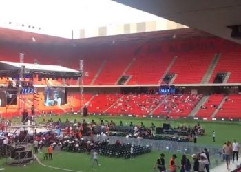 Exclusive/ Tifozët “tradhtojnë” Florian Markun, hapen dyert edhe për njerëzit pa biletë