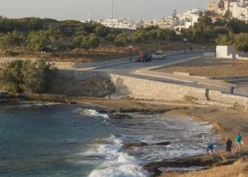 Turisti Italian gjen një çantë me dy trupa të dekompozuar në Greqi