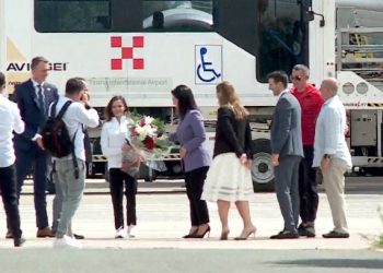 Luiza Gega rikthehet në atdhe si kampione, pritet me ceremoni në Rinas